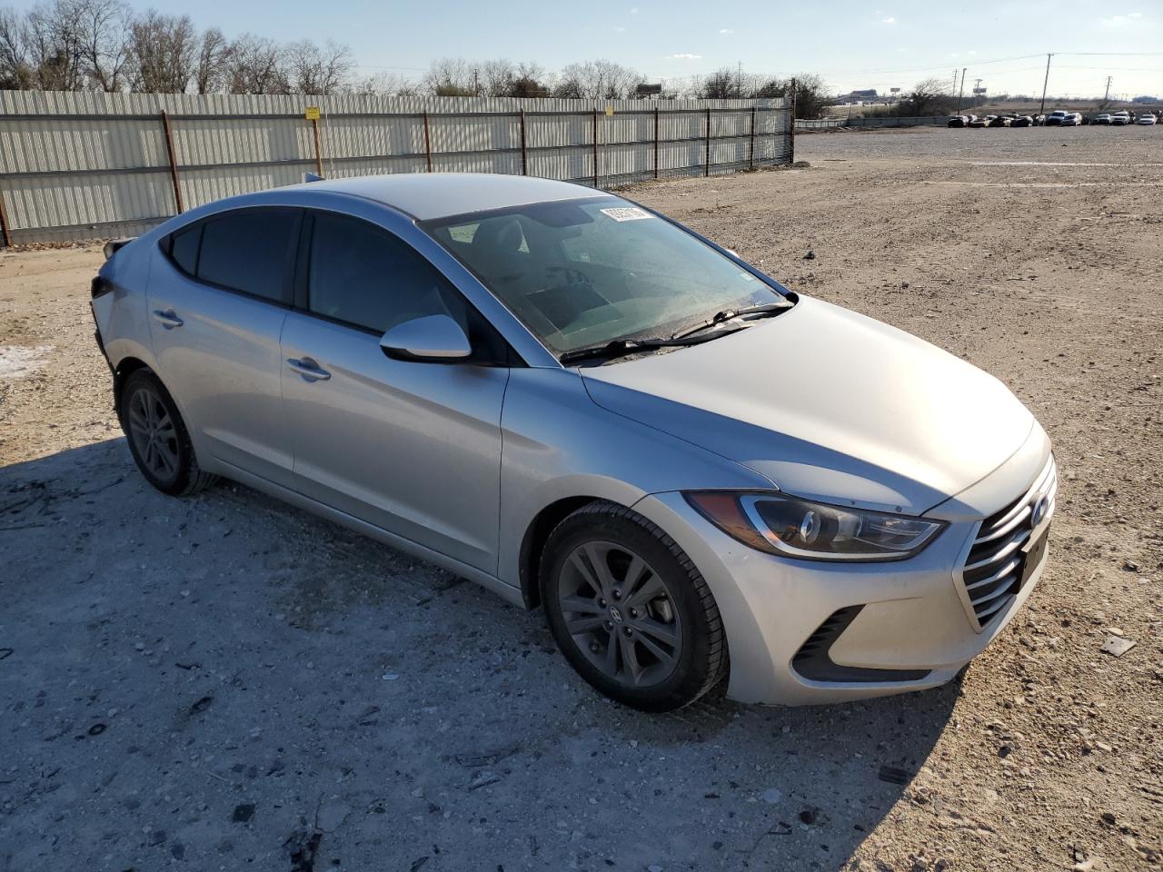 2018 Hyundai Elantra - Image 4