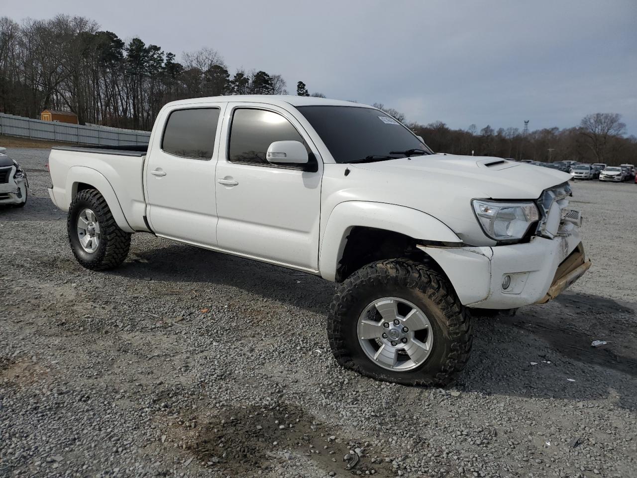 2015 Toyota Tacoma - Image 4