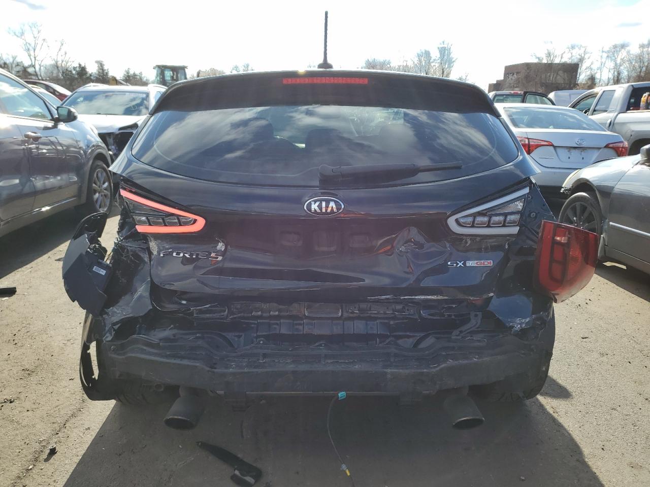 2016 Kia Forte - Image 6