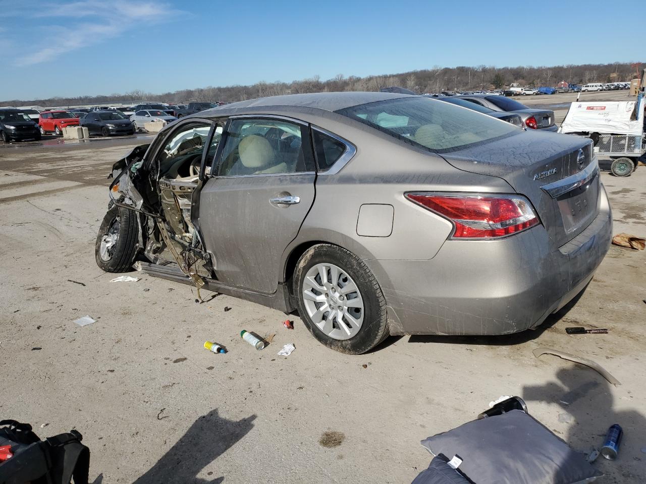 2015 Nissan Altima - Image 2