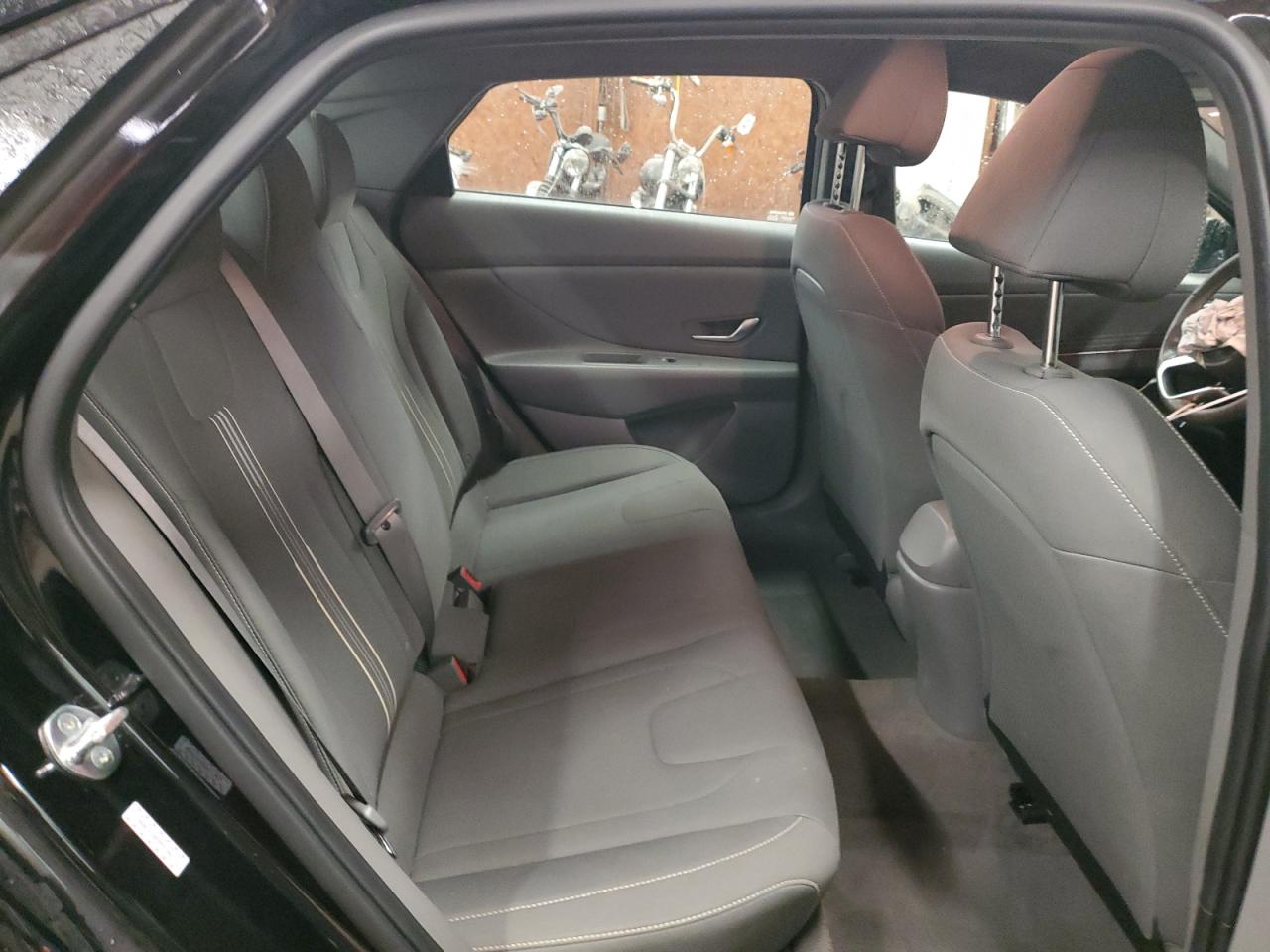 2023 Hyundai Elantra - Image 10