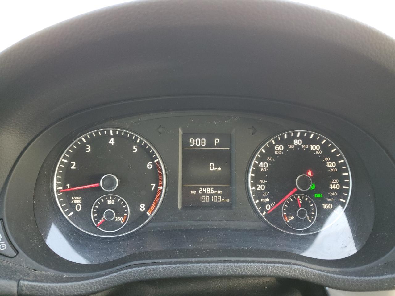 2014 Volkswagen Passat - Image 9