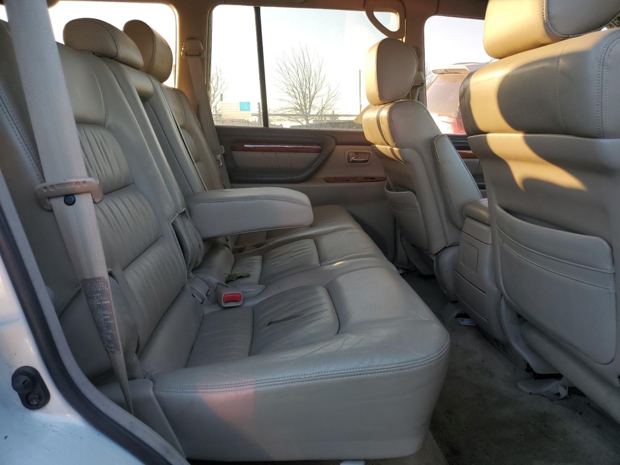 1999 Lexus LX - Image 11