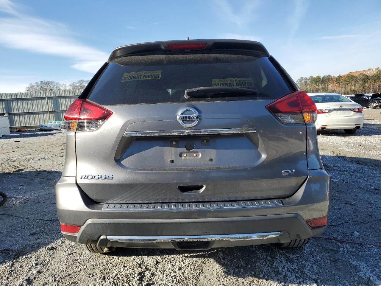 2017 Nissan Rogue - Image 6