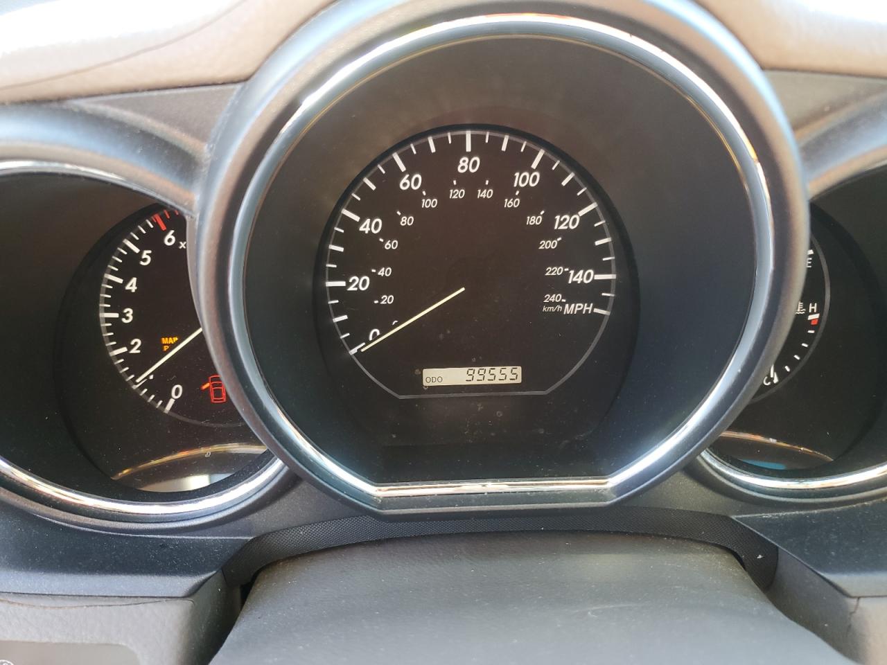 2005 Lexus RX - Image 9