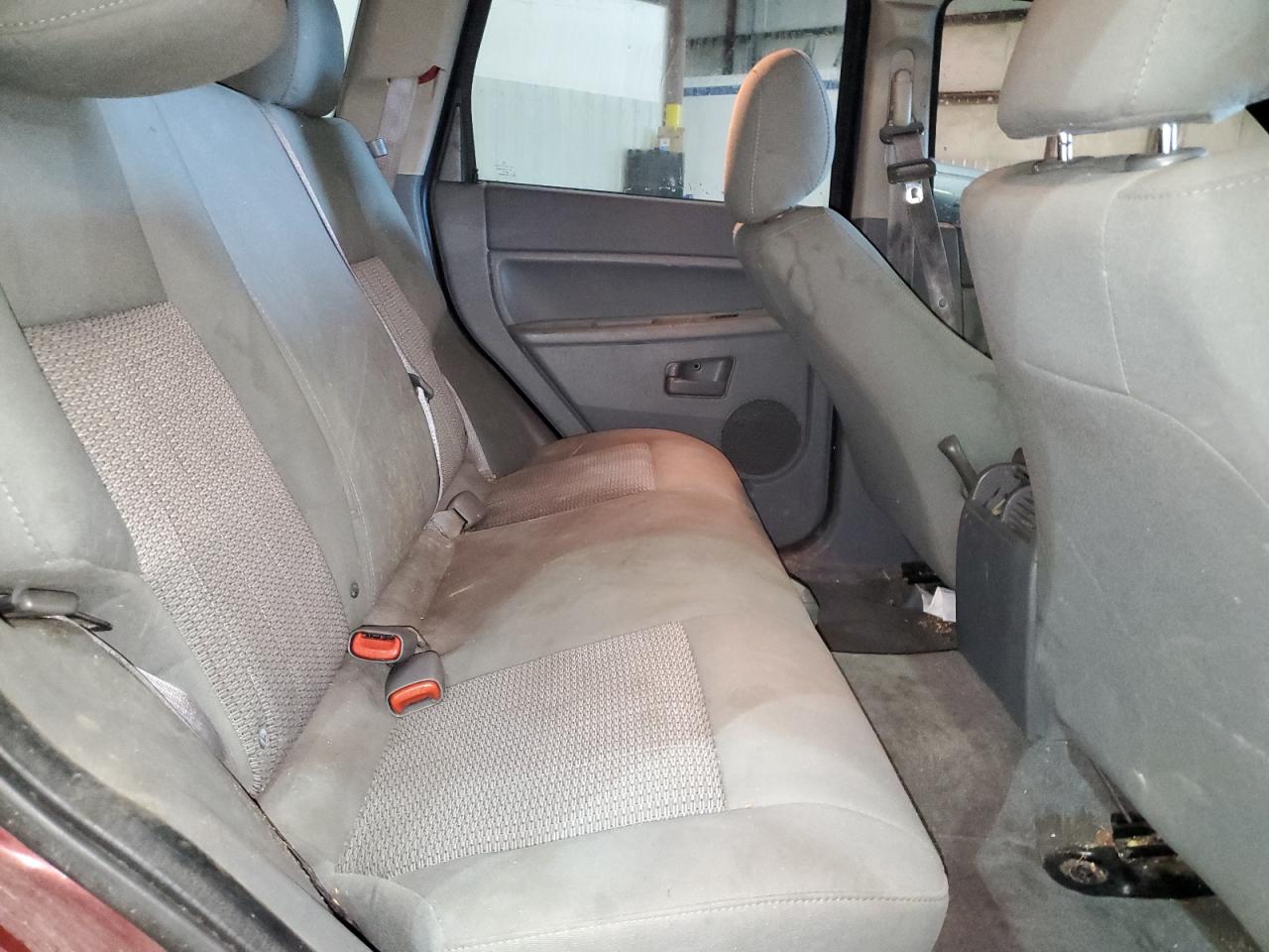 2007 Jeep Grand Cherokee - Image 11