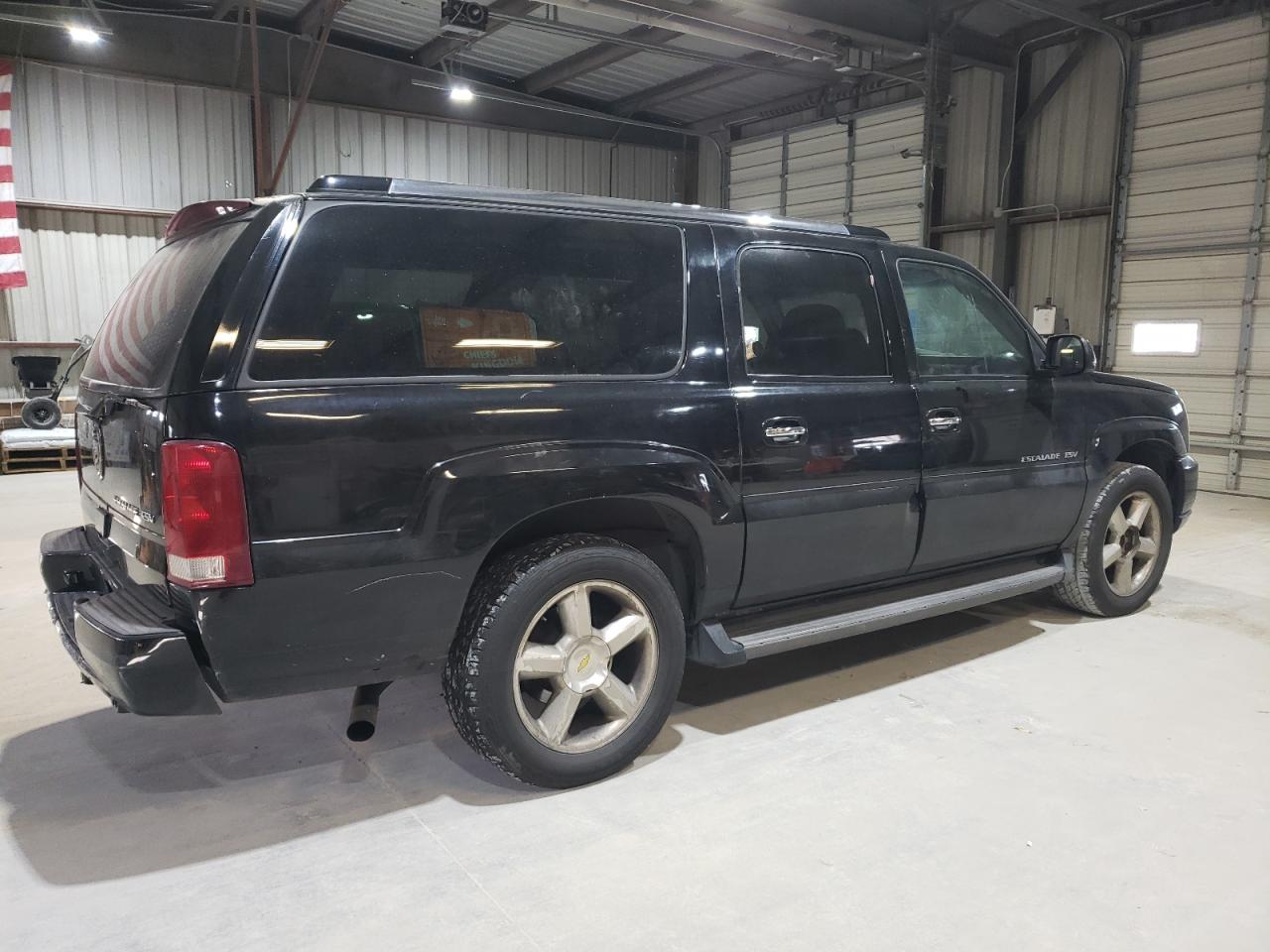 2003 Cadillac Escalade - Image 3