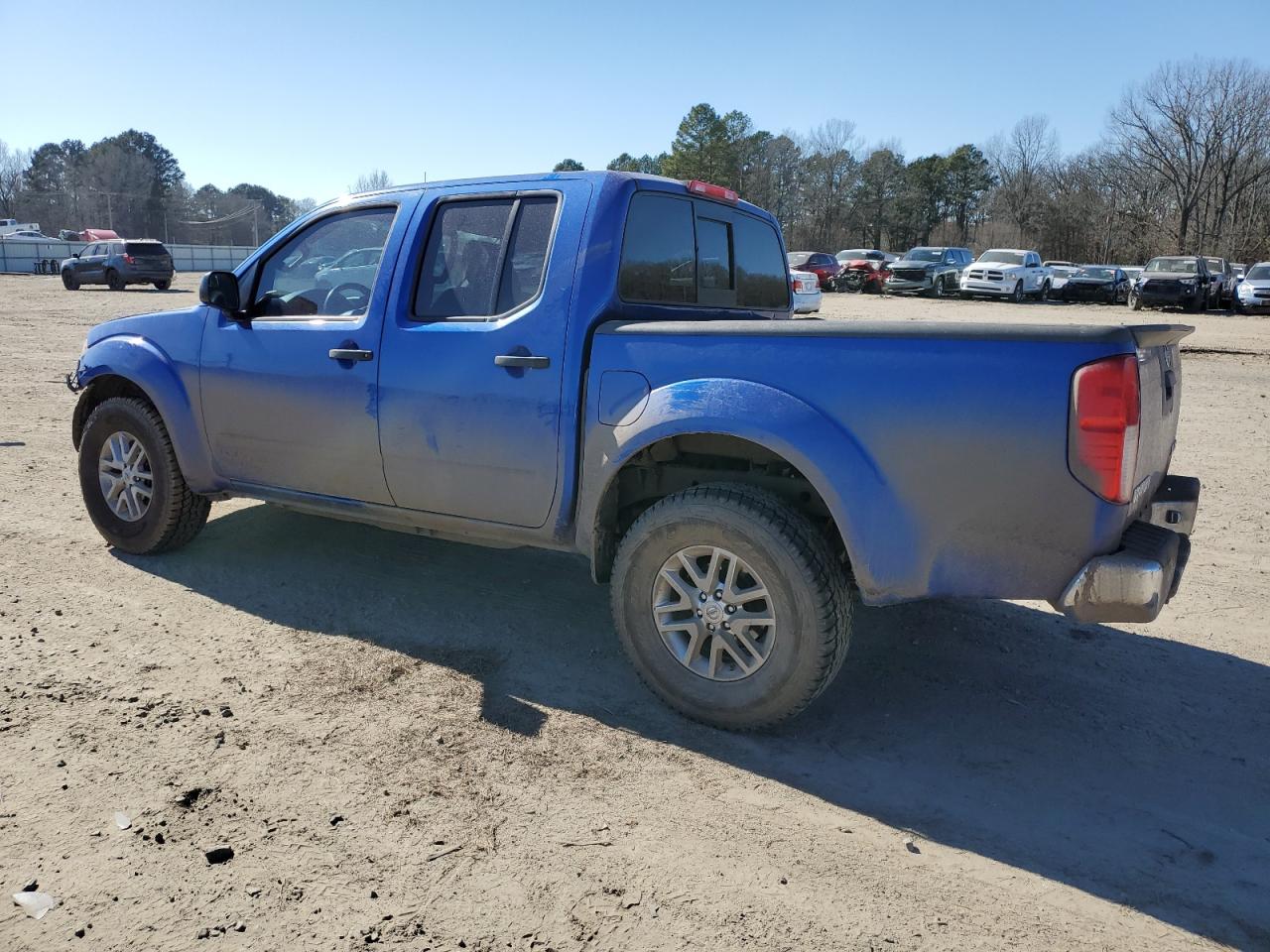 2015 Nissan Navara (Frontier) - Image 2