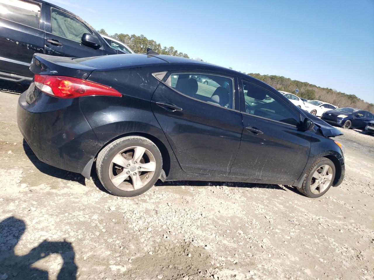 2013 Hyundai Elantra - Image 3