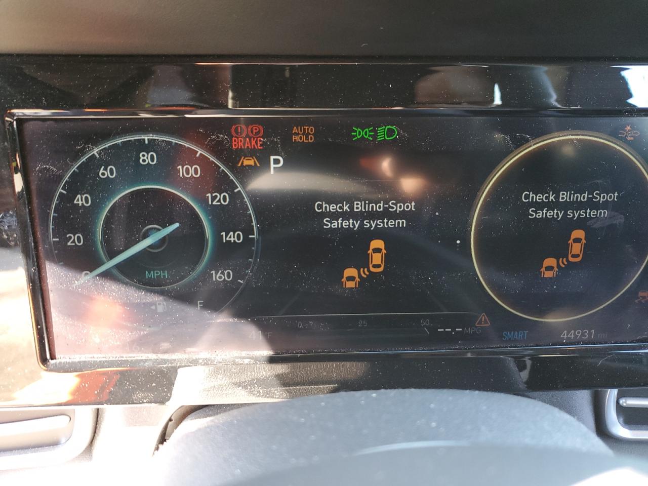 2022 Hyundai Elantra - Image 9