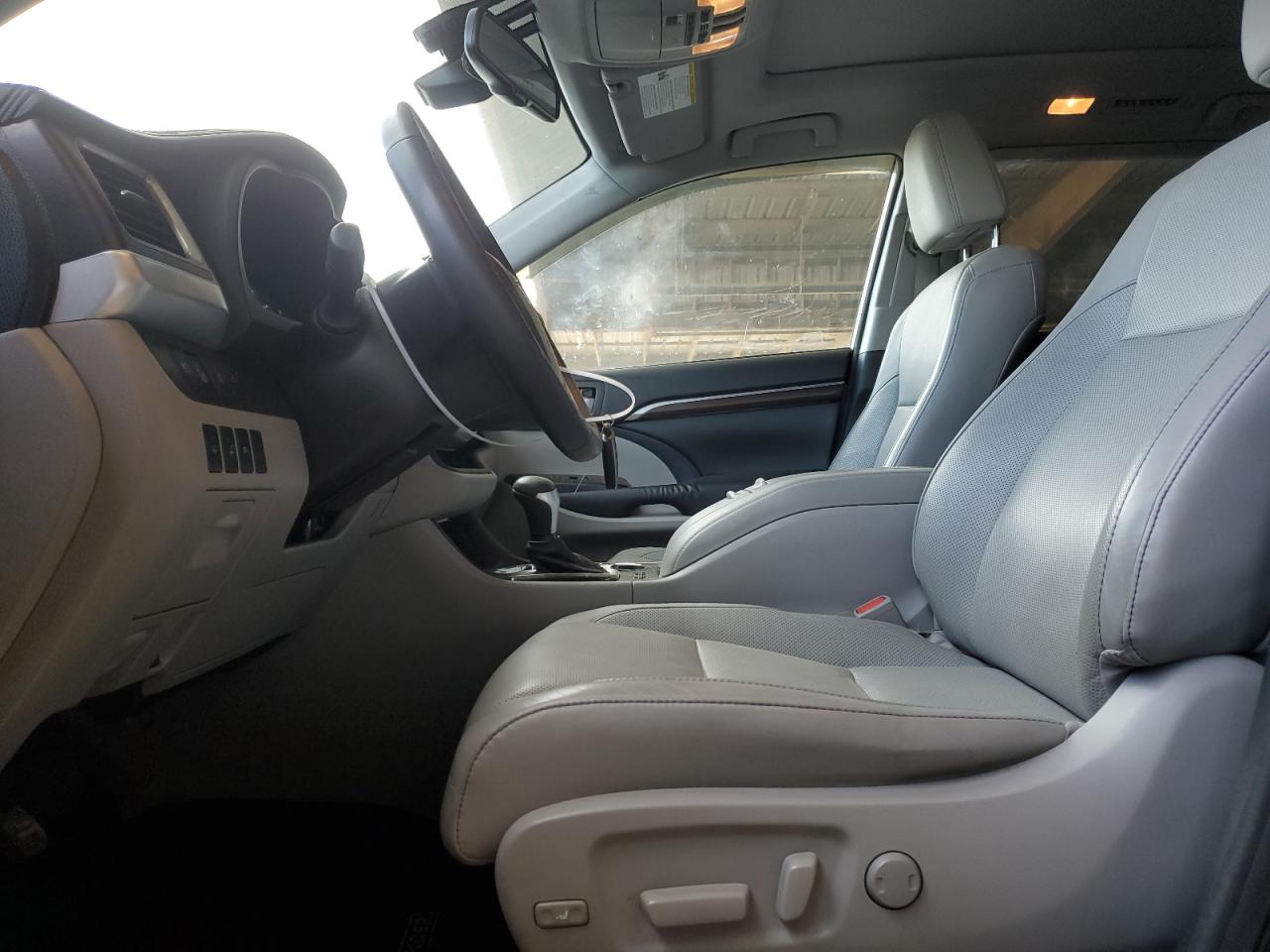 2015 Toyota Highlander - Image 7