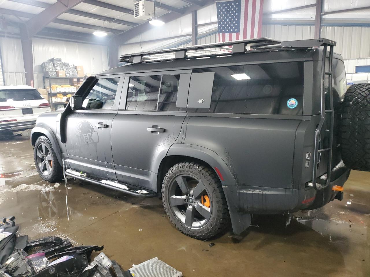 2023 Land Rover Defender - Image 2