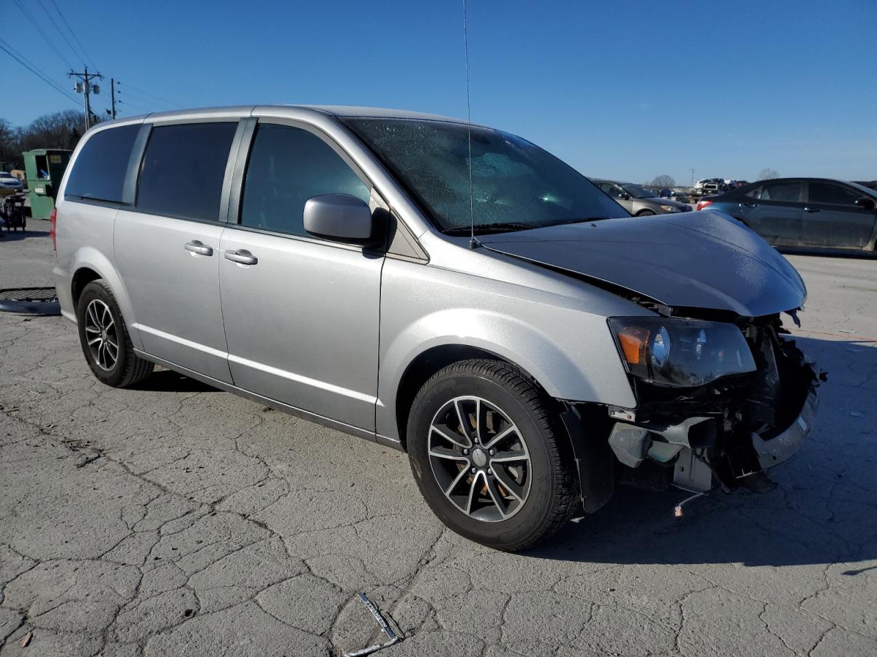 2019 Dodge Caravan - Image 4