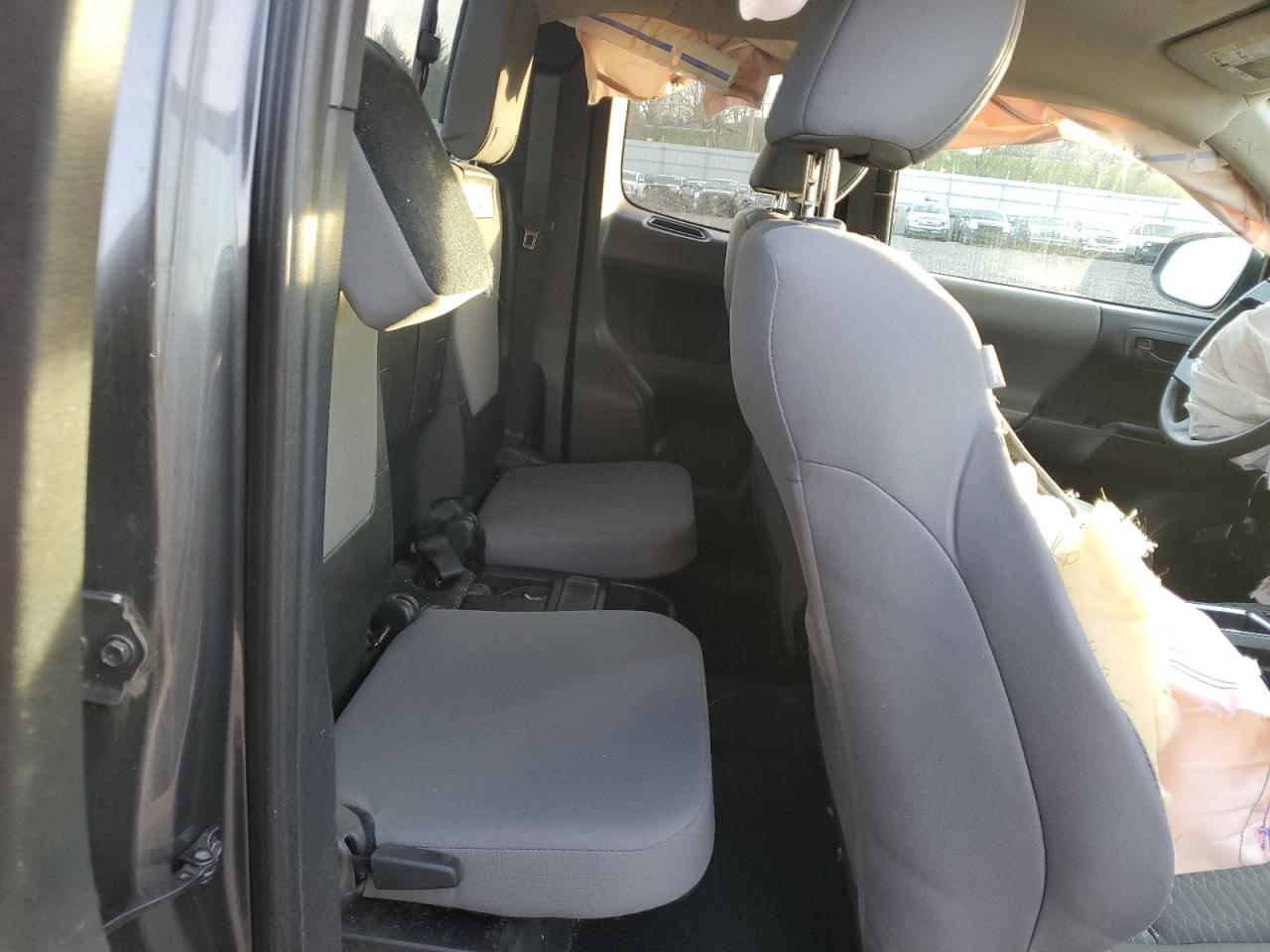 2019 Toyota Tacoma - Image 11