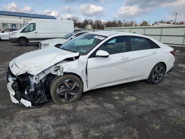  HYUNDAI ELANTRA 2023 Белый