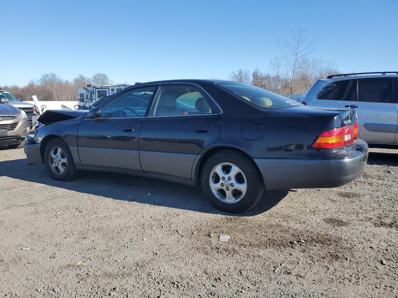 1998 Lexus ES - Image 2