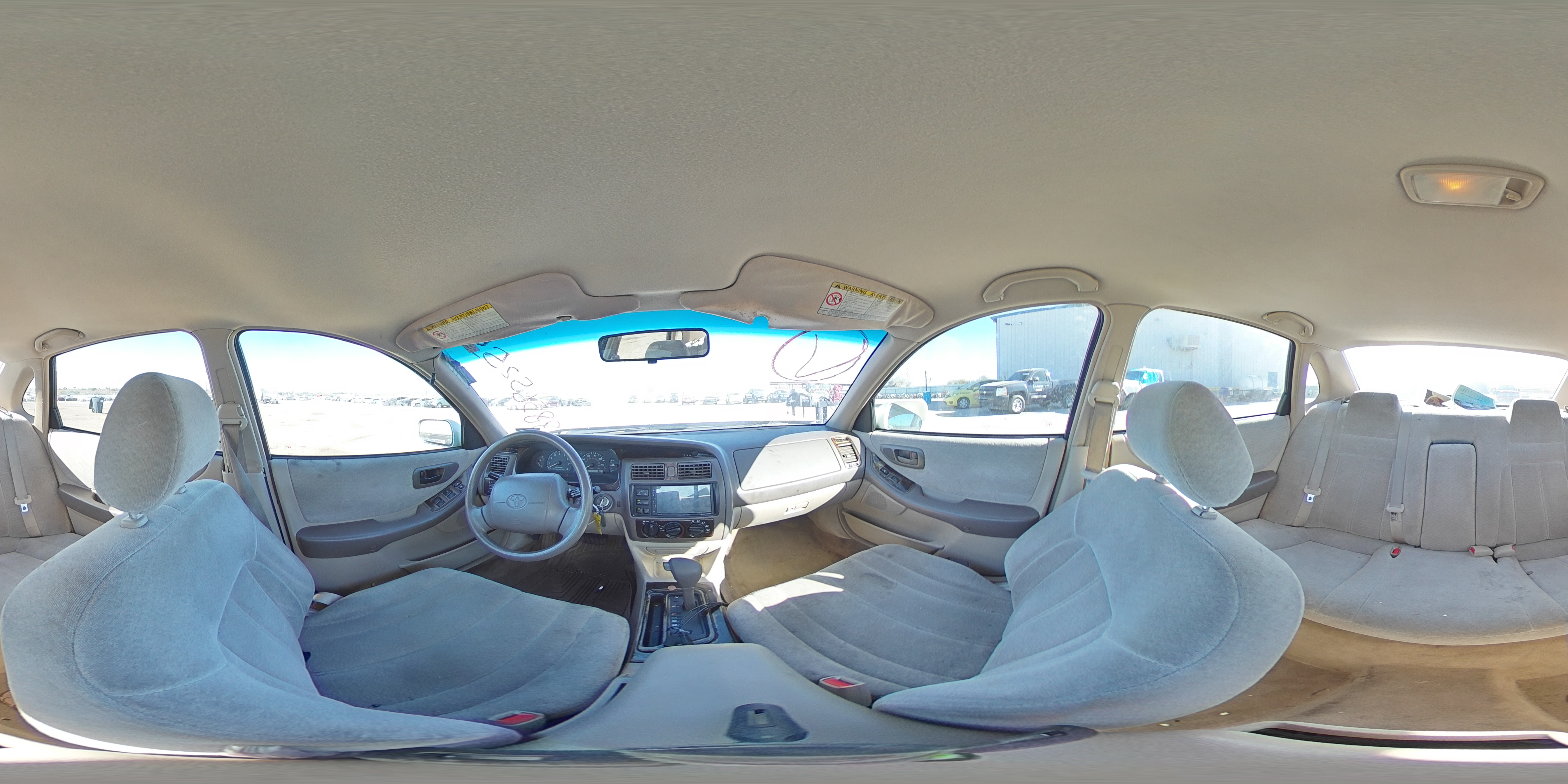 1999 Toyota Avalon - Image 13