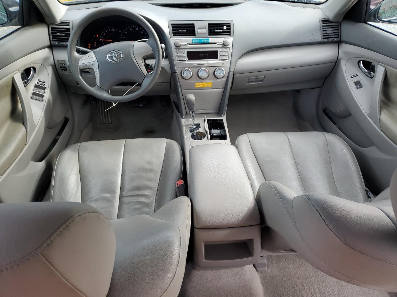 2010 Toyota Camry - Image 8
