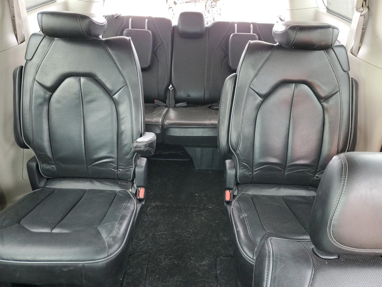 2020 Chrysler Pacifica - Image 10