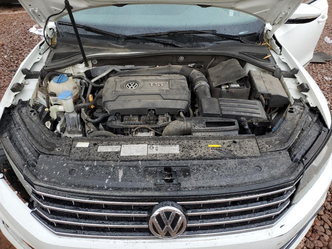 2016 Volkswagen Passat - Image 13