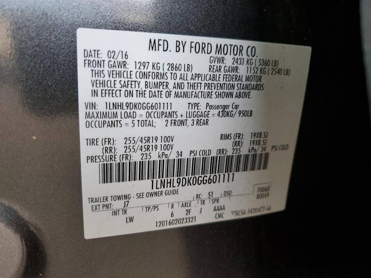 2016 Lincoln MKS - Image 14