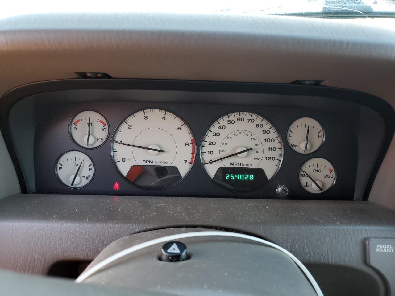 2004 Jeep Grand Cherokee - Image 9