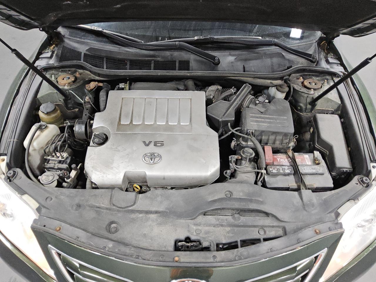 2011 Toyota Camry - Image 11