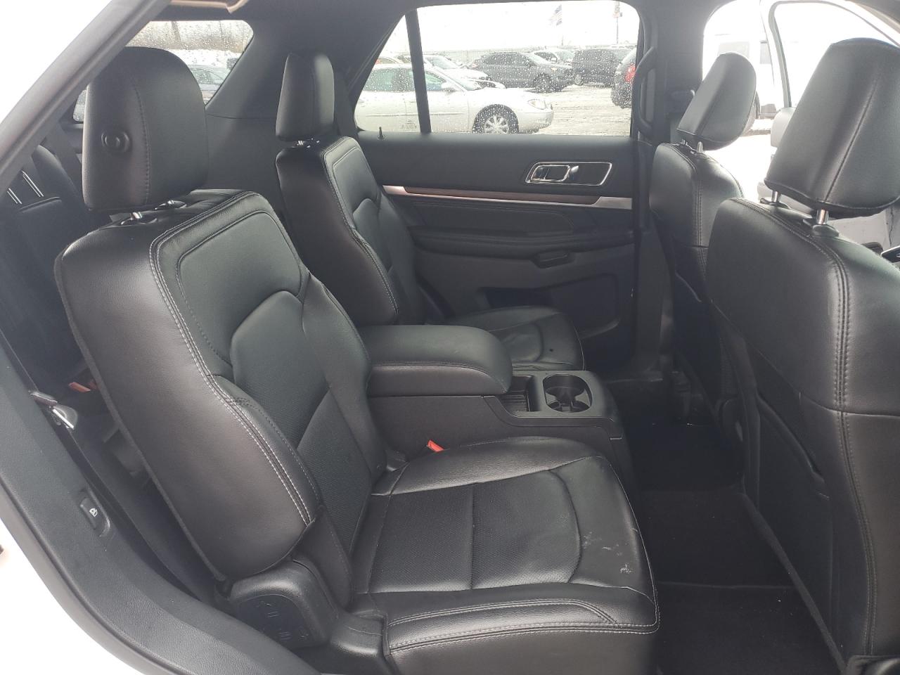 2019 Ford Explorer - Image 11