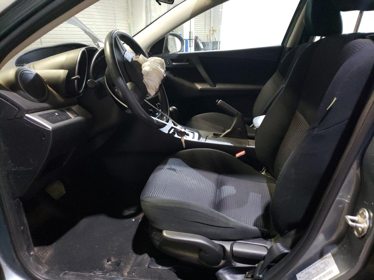 2013 Mazda 3 - Image 7