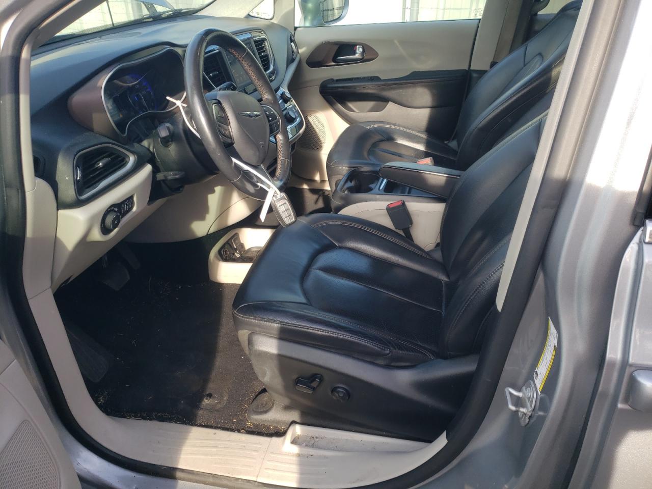 2019 Chrysler Pacifica - Image 7