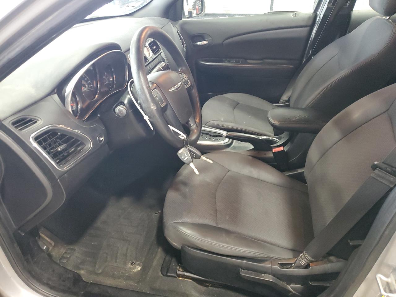 2014 Chrysler 200 - Image 7