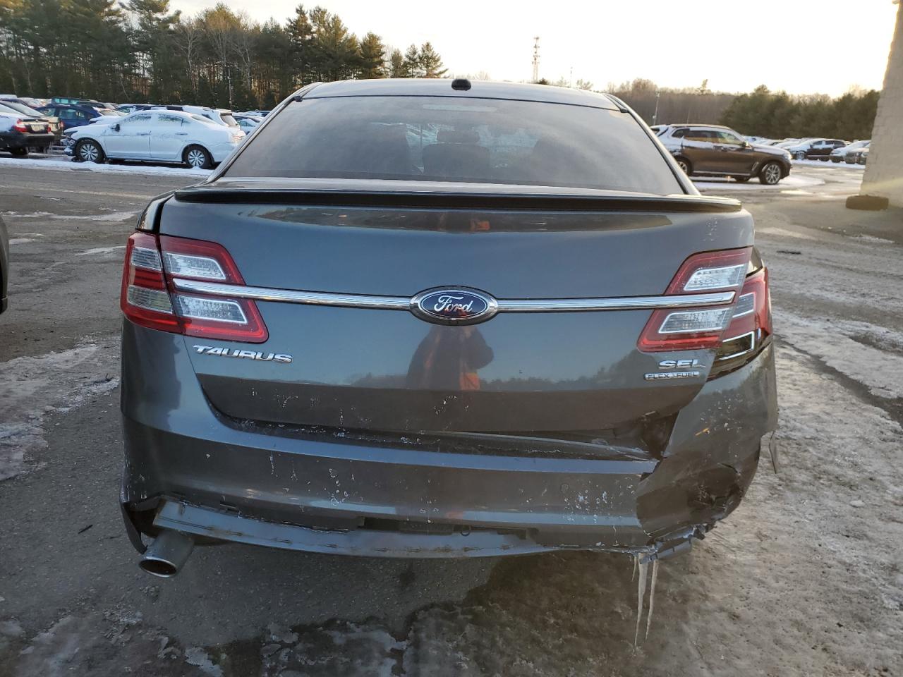 2018 Ford Taurus - Image 6