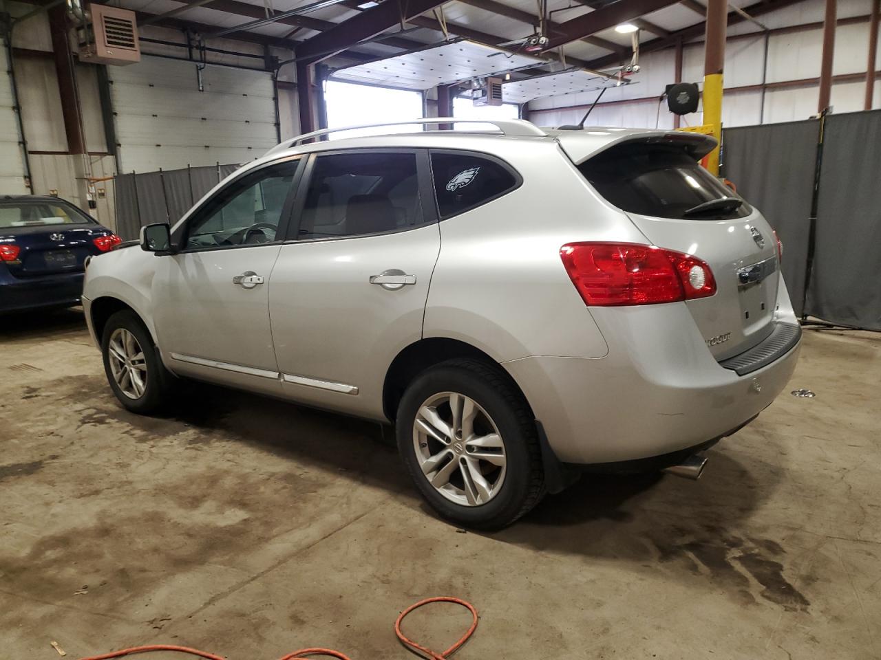 2012 Nissan Rogue - Image 2