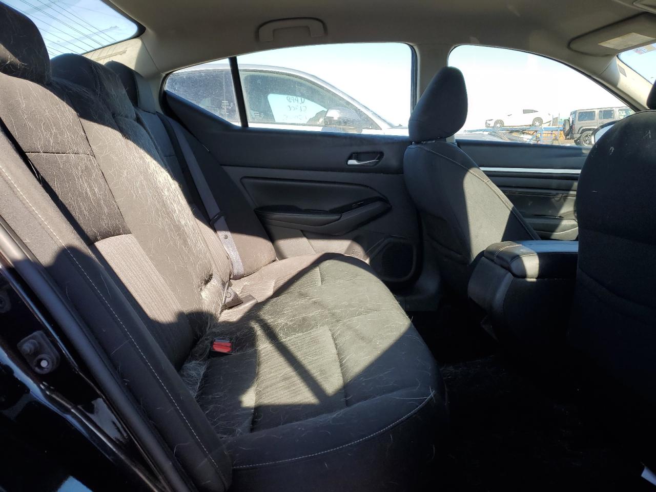 2021 Nissan Altima - Image 10