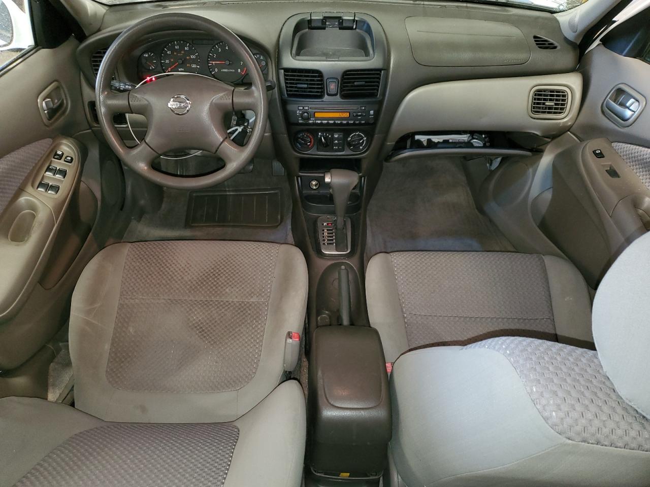 2004 Nissan Sentra - Image 8