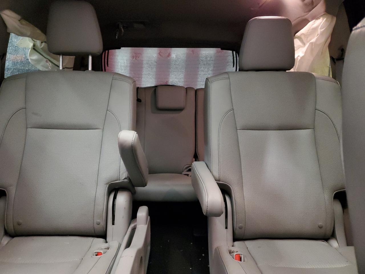 2015 Toyota Highlander - Image 10