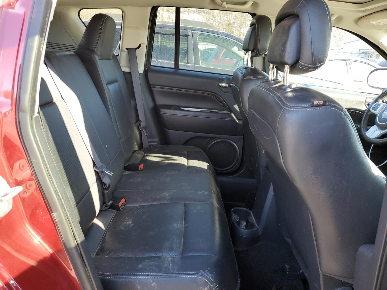 2016 Jeep Compass - Image 11