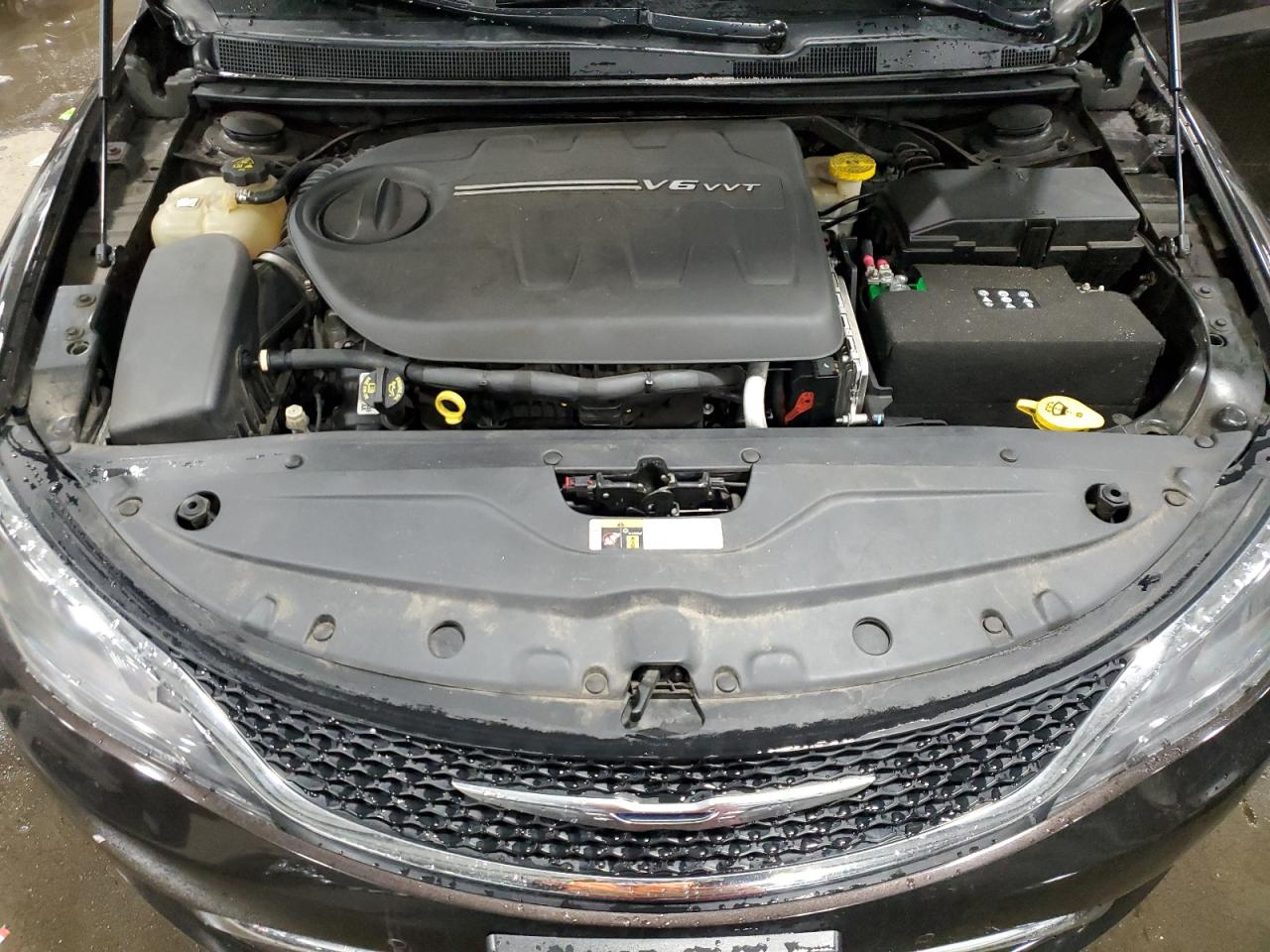 2015 Chrysler 200 - Image 11