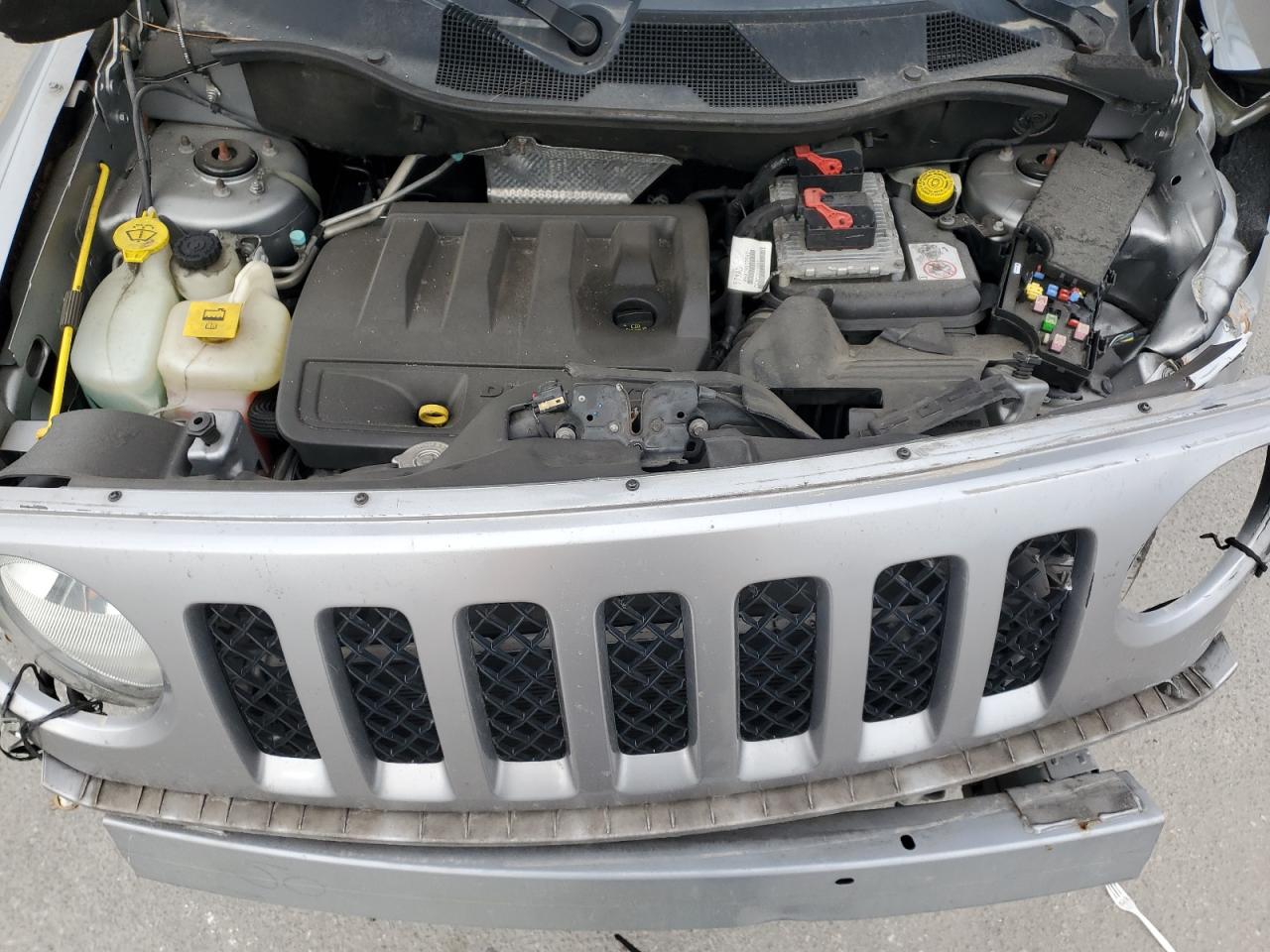 2017 Jeep Liberty (Patriot) - Image 12