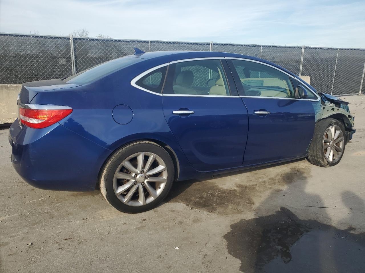 2014 Buick Verano - Image 3