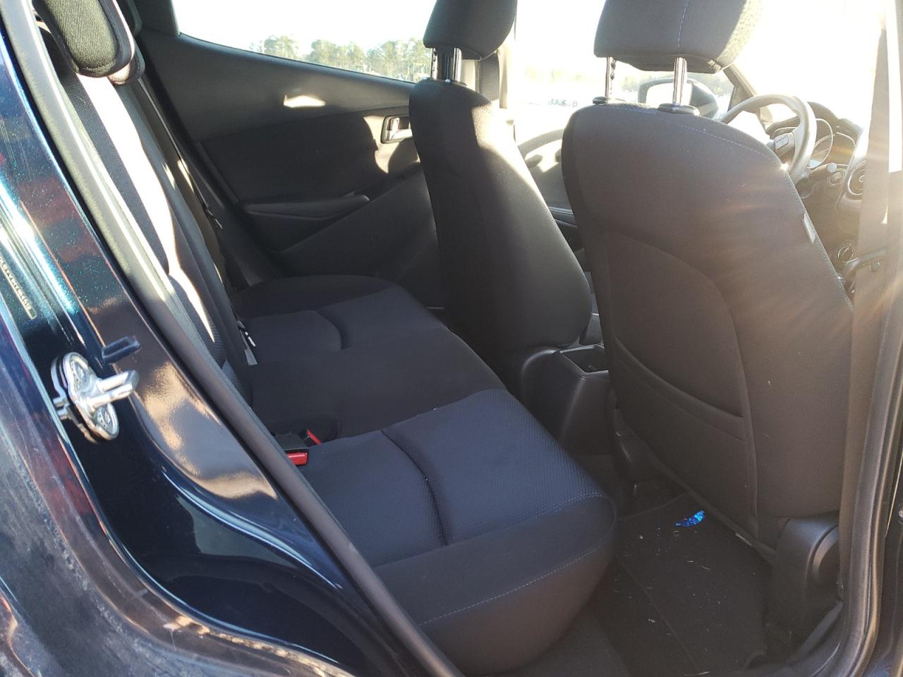 2017 Toyota Yaris - Image 10