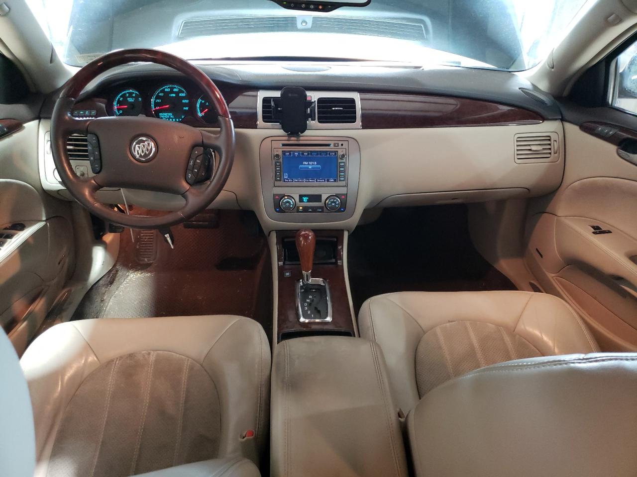 2011 Buick Lucerne - Image 8