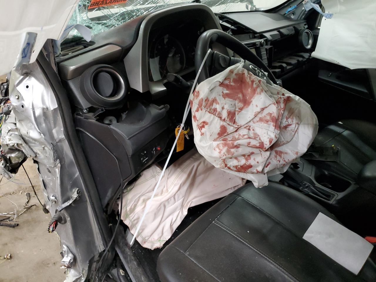 2016 Toyota RAV 4 - Image 8