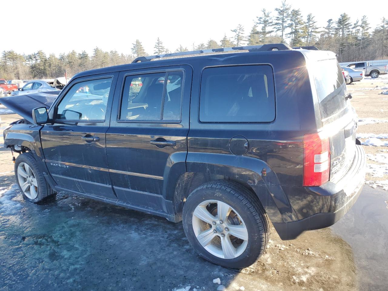 2014 Jeep Liberty (Patriot) - Image 2