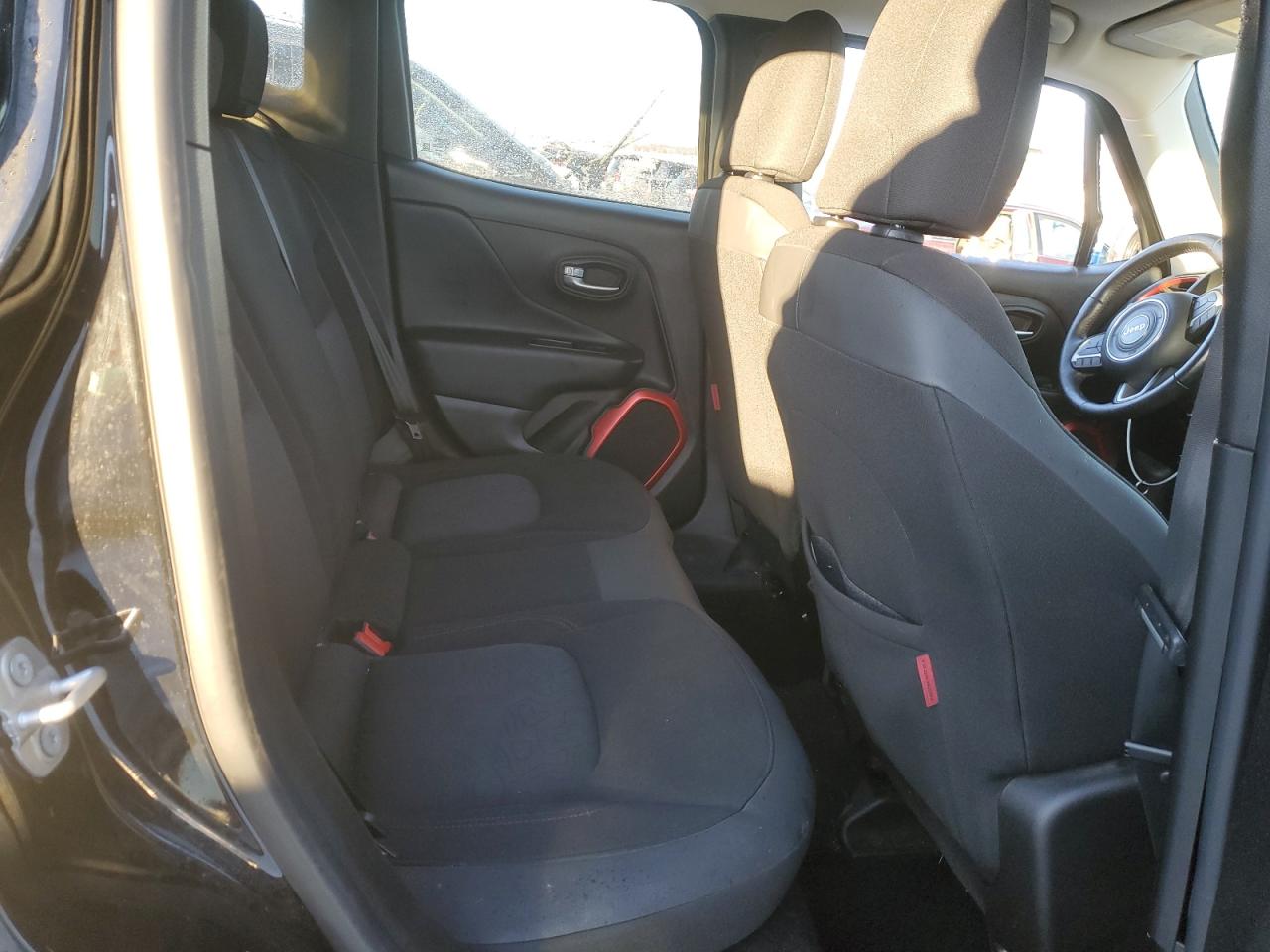 2019 Jeep Renegade - Image 11