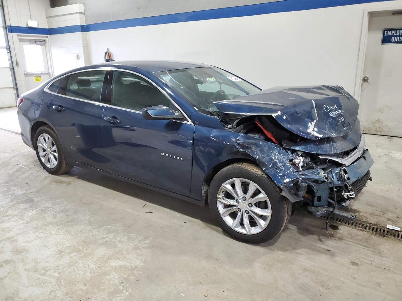 2022 Chevrolet Malibu - Image 4