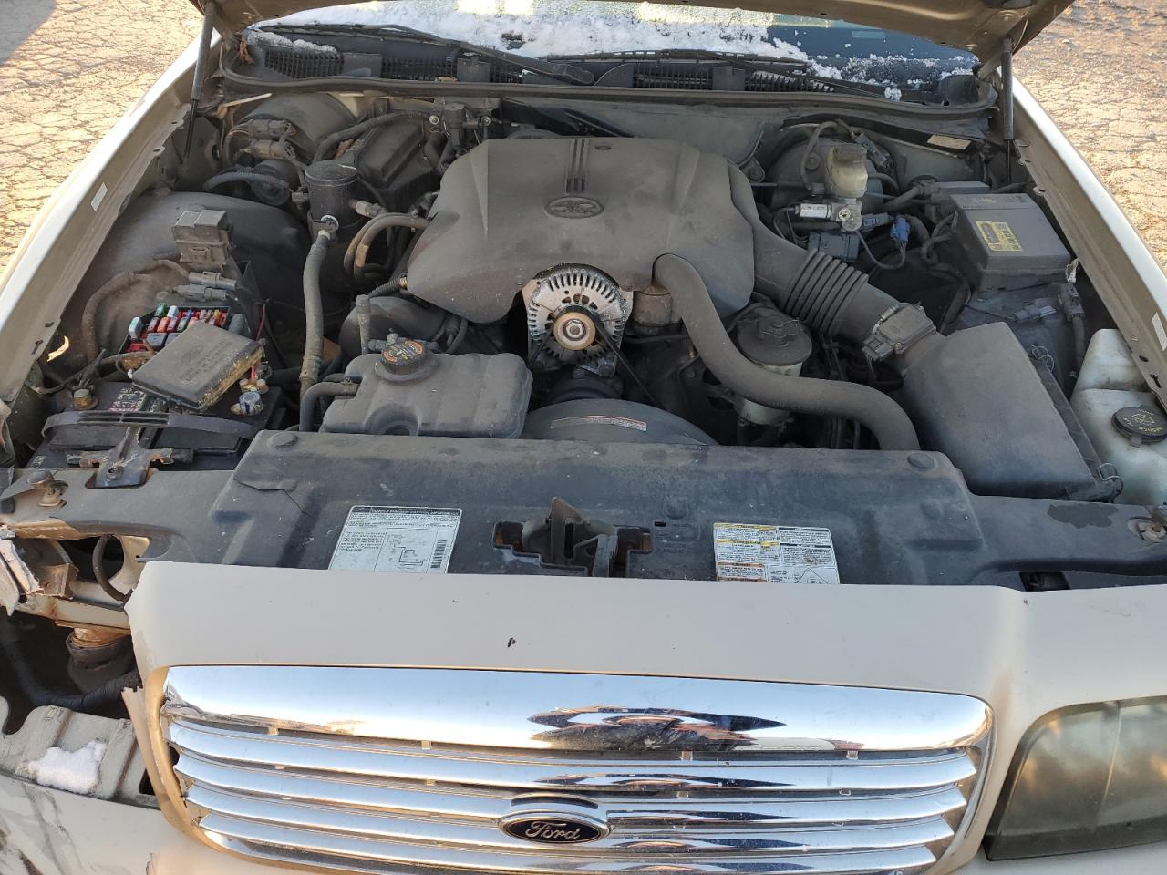 1999 Ford Crown Victoria - Image 11
