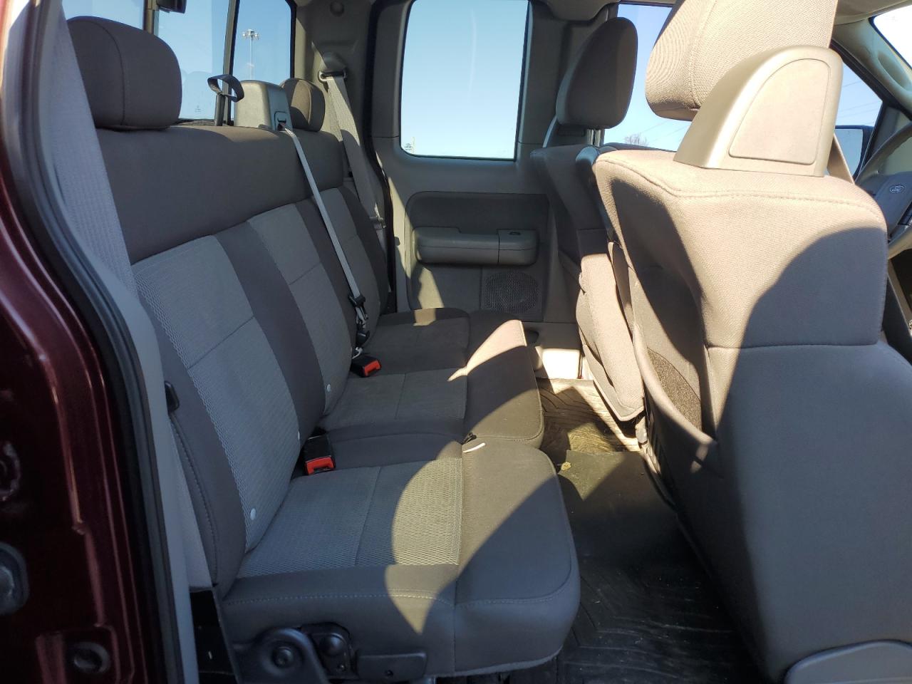 2004 Ford F-150 - Image 10
