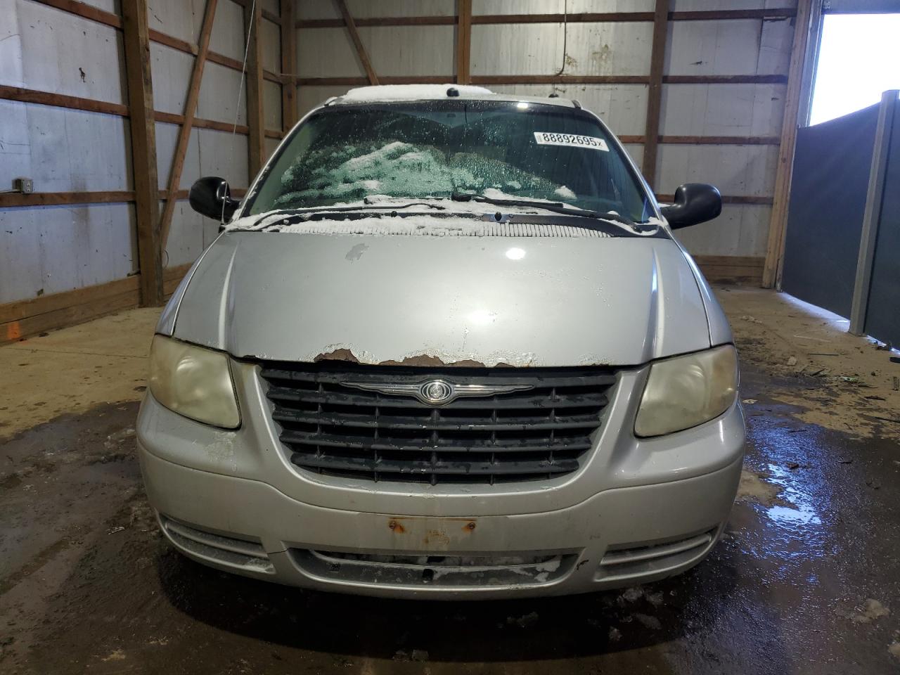 2005 Chrysler Town & Country - Image 5