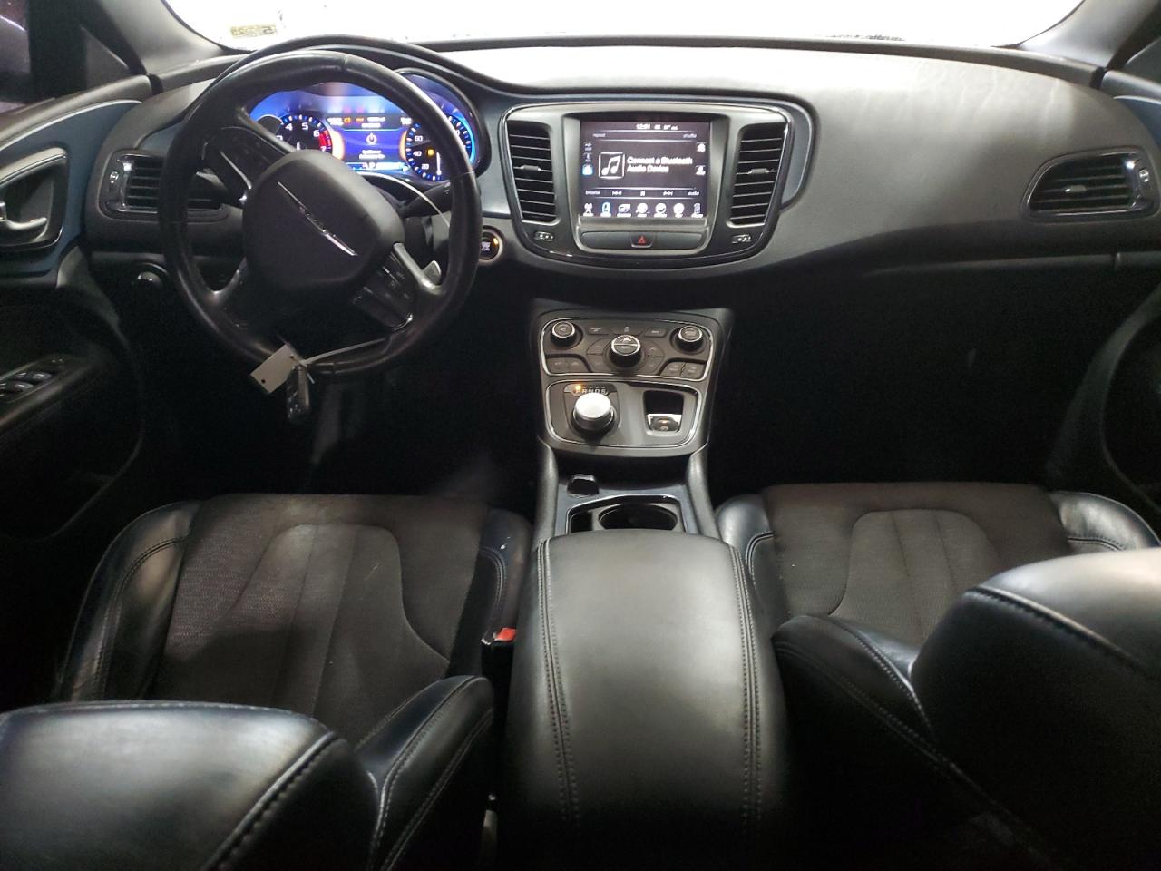2016 Chrysler 200 - Image 8